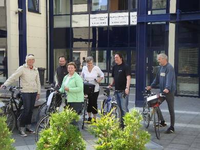 CAD Schroer Mitarbeiter in Moers: Biken für Bildung zum 25. Firmenjubiläum